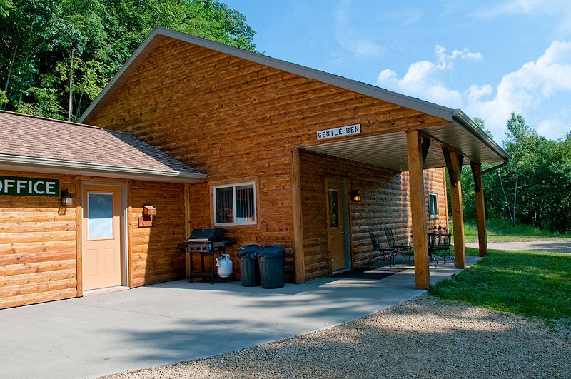 Pine Point Lodge Photo Gallery, Potosi WI Cabins for Rent